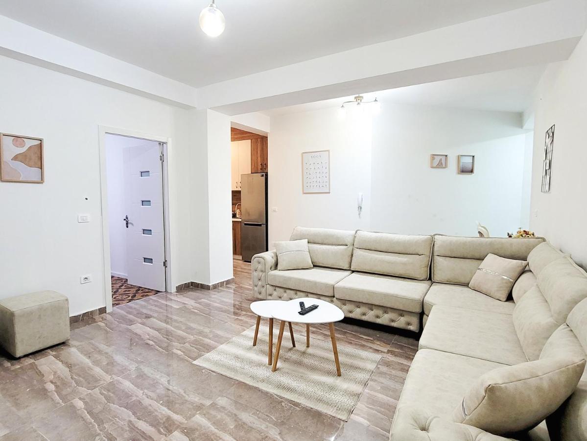One-bedroom Gem By The Square Apartament